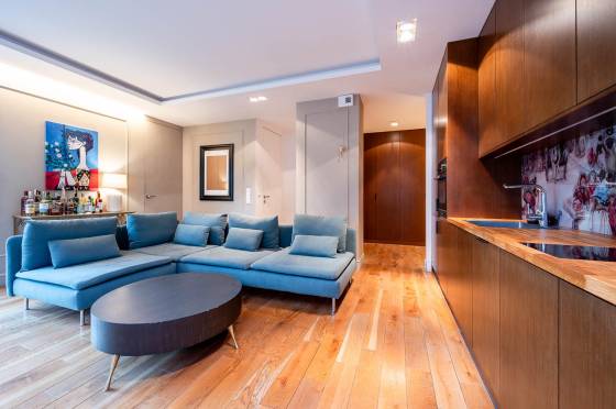 Komfortowe mieszkanie w centrum z garażem